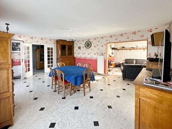 ETREPAGNY CENTRE VILLE 4 chambres Sous-sol