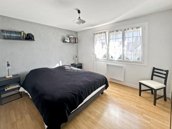 ETREPAGNY CENTRE VILLE 4 chambres Sous-sol