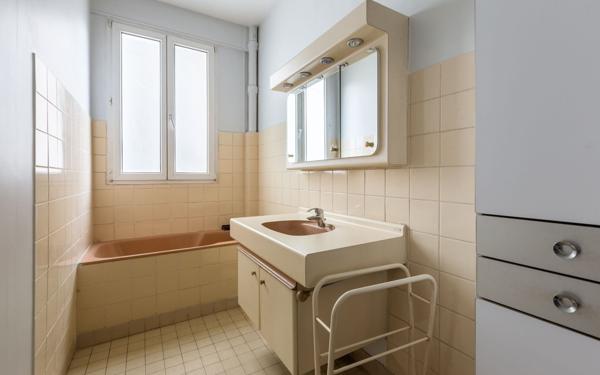 Appartement à vendre    5 pièces • 149,31 m2 Paris 17