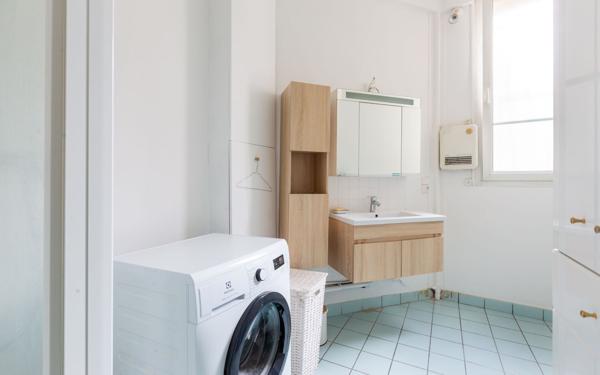 Appartement à vendre    5 pièces • 149,31 m2 Paris 17