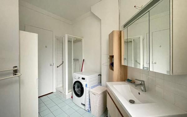 Appartement à vendre    5 pièces • 149,31 m2 Paris 17
