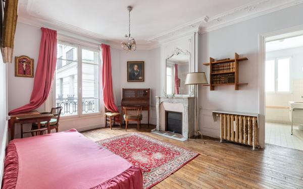 Appartement à vendre    5 pièces • 149,31 m2 Paris 17