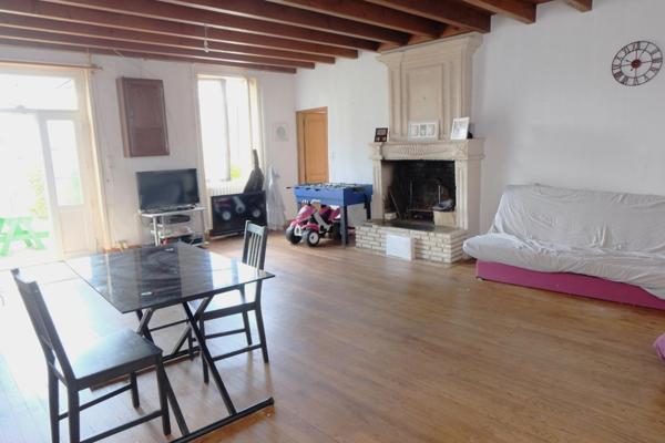 Maison ancienne à finir de restaurer avec terrain