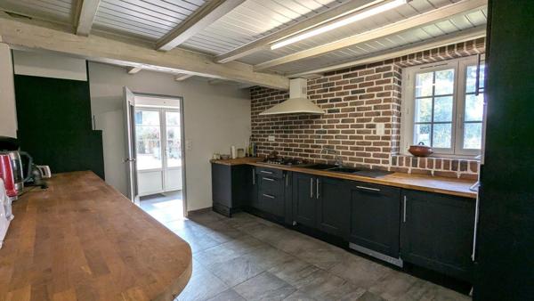 Maison ancienne à finir de restaurer avec terrain