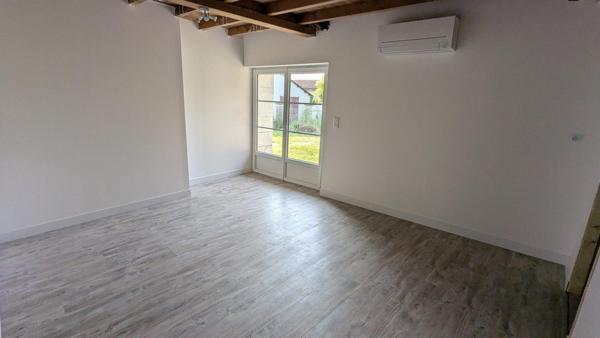 Maison ancienne à finir de restaurer avec terrain