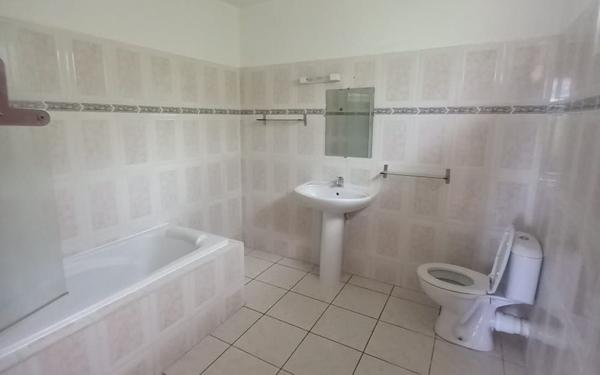 Appartement à louer    4 pièces •  Le Gosier