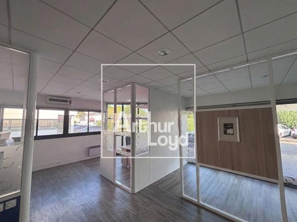 BUREAUX 195 M² EN RDC - EMPLACEMENT STRATÉGIQUE - NIMES - LOCATION
