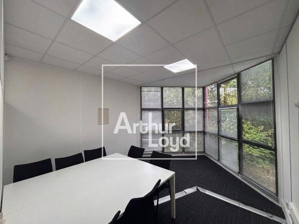 BUREAUX 195 M² EN RDC - EMPLACEMENT STRATÉGIQUE - NIMES - LOCATION