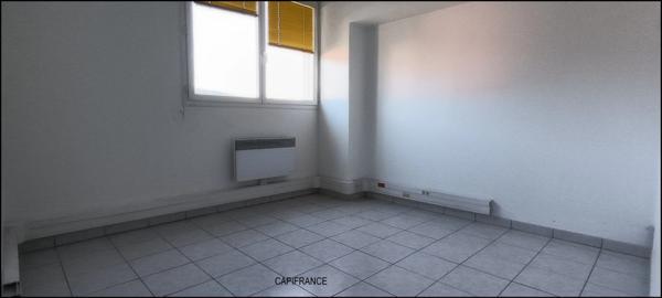 DIGNE LES BAINS (04) Location local/bureau 83 m² avec 20 places de stationnement