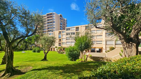 Le Cannet (06110) A VENDRE, LE CANNET, Les Jardins de l'Étoile, appartement 2 pièces + garage