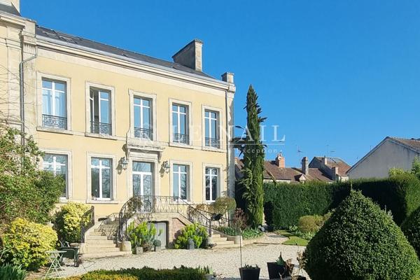 Hôtel particulier 1870 avec dépendance, avec un parc, dans l'Orne