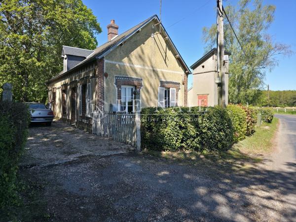 Gentilhommière du XIXème siècle et ses dépendances, sur parc attenant de 2.2 hectares, en Normandie