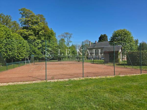 Gentilhommière du XIXème siècle et ses dépendances, sur parc attenant de 2.2 hectares, en Normandie
