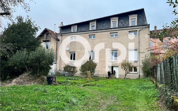 Immeuble à vendre    8 pièces •  Fraize