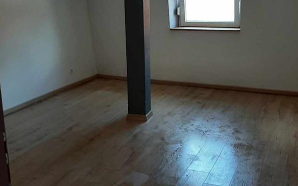 Immeuble à vendre    8 pièces •  Fraize