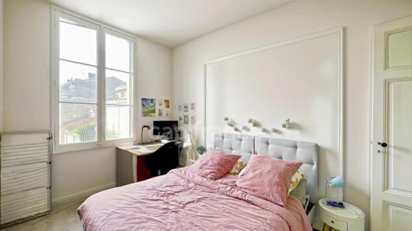 Dpt Gironde (33), à vendre BORDEAUX, appartement T2 loué de 49m² avec Cave