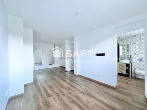 A SOISSONS, PROCHE HYPER CENTRE VILLE,  MAISON DE 165 M2 SUR SON TERRAIN DE 587 M2.