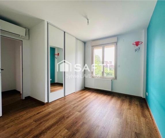 A SOISSONS, PROCHE HYPER CENTRE VILLE,  MAISON DE 165 M2 SUR SON TERRAIN DE 587 M2.