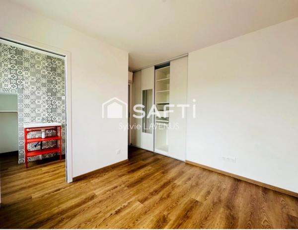 A SOISSONS, PROCHE HYPER CENTRE VILLE,  MAISON DE 165 M2 SUR SON TERRAIN DE 587 M2.