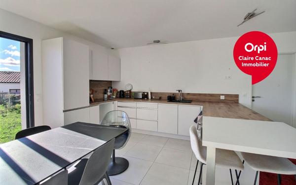 Maison à louer    4 pièces •  Ambres