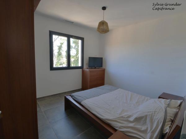 Maison contemporiane 6 pièces Piscine vue étang de l'olivier