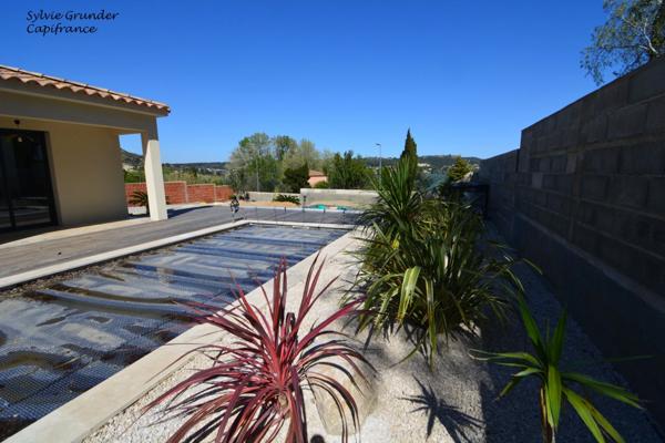 Maison contemporiane 6 pièces Piscine vue étang de l'olivier