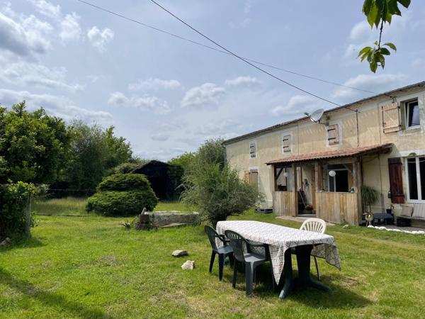 Maison en pierre avec dépendances