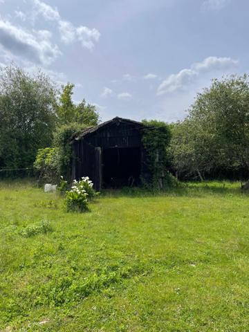 Maison en pierre avec dépendances