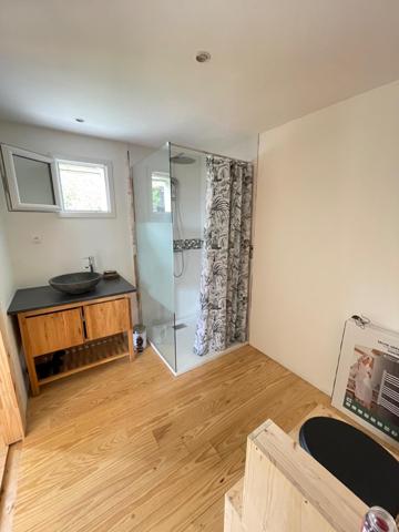 Maison en pierre avec dépendances