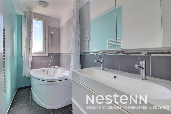 Appartement T3, Saint-Priest Centre Ville, 71m2, dernier étage, balcon et cave, stationnement