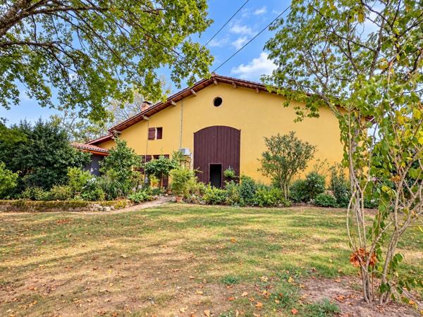 Propriété de 134 m² avec trois dépendances