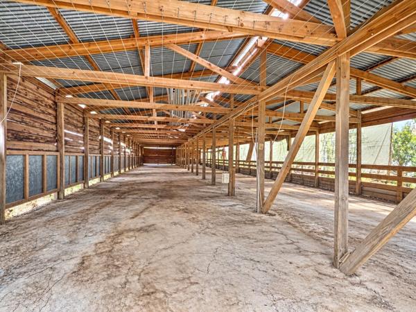 Propriété de 134 m² avec trois dépendances