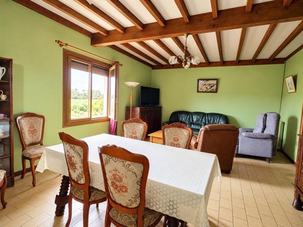 Propriété de 134 m² avec trois dépendances