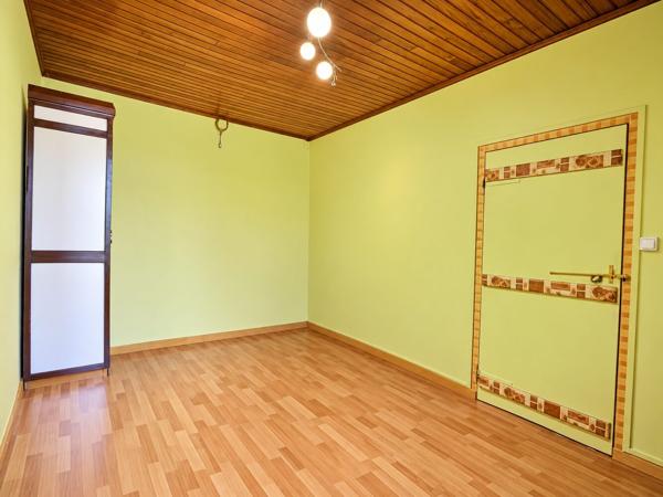Propriété de 134 m² avec trois dépendances