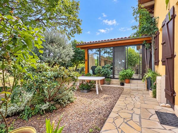 Propriété de 134 m² avec trois dépendances
