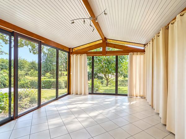 Propriété de 134 m² avec trois dépendances