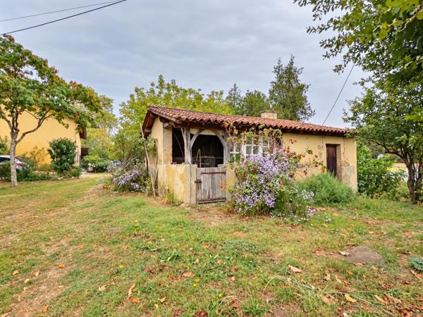 Propriété de 134 m² avec trois dépendances