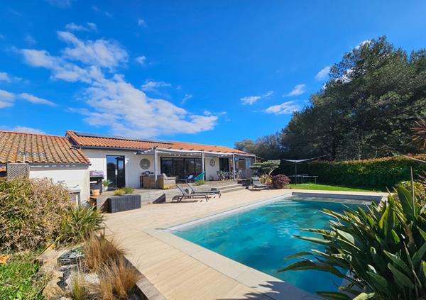 Maison La Crau 5 pièce(s) 143m2 - Secteur calme et cadre campagne