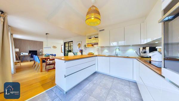 Maison T6 204m² Rénovation récente Parcelle 1 697m² Sous sol Chênex 74520