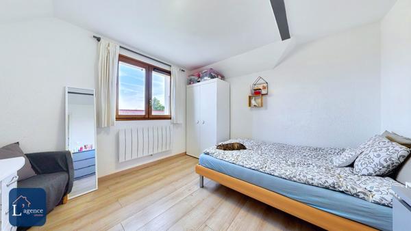 Maison T6 204m² Rénovation récente Parcelle 1 697m² Sous sol Chênex 74520