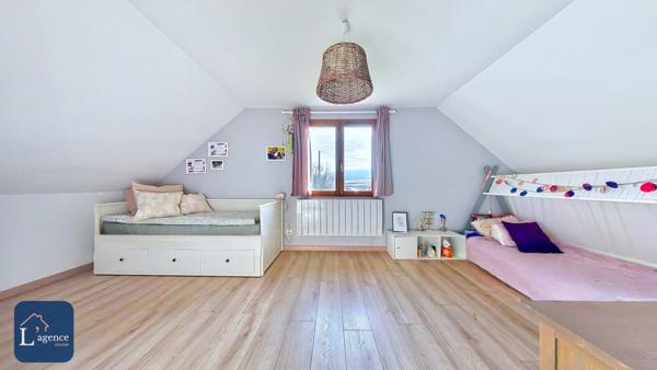 Maison T6 204m² Rénovation récente Parcelle 1 697m² Sous sol Chênex 74520