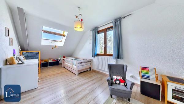 Maison T6 204m² Rénovation récente Parcelle 1 697m² Sous sol Chênex 74520