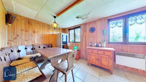 Maison T6 204m² Rénovation récente Parcelle 1 697m² Sous sol Chênex 74520