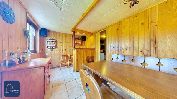 Maison T6 204m² Rénovation récente Parcelle 1 697m² Sous sol Chênex 74520