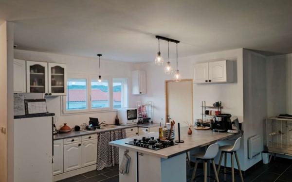 Maison à vendre    4 pièces •  Saint-Barthélemy-de-Vals