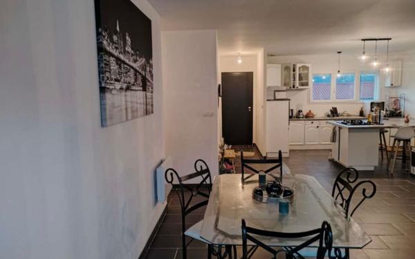 Maison à vendre    4 pièces •  Saint-Barthélemy-de-Vals