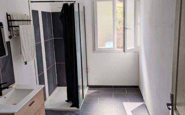 Maison à vendre    4 pièces •  Saint-Barthélemy-de-Vals