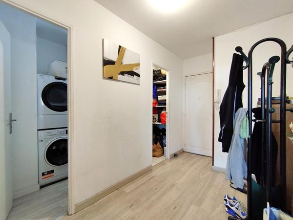 Appartement Saint Pierre Des Corps 4 pièce(s) 82.42 m2 proche Tours, commerces, écoles, Fil Bleu, Gare TGV, tram