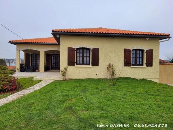 RUELLE SUR TOUVRE (16660) : Maison de plain pied de 157m2