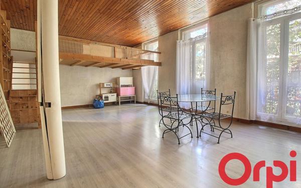 Appartement à vendre    3 pièces • 82,02 m2 Marseille 7